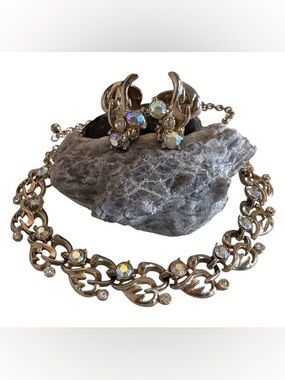 Vintage | Aurora Borearlis (AB) Rhinestone Collar Necklace & Earring Set